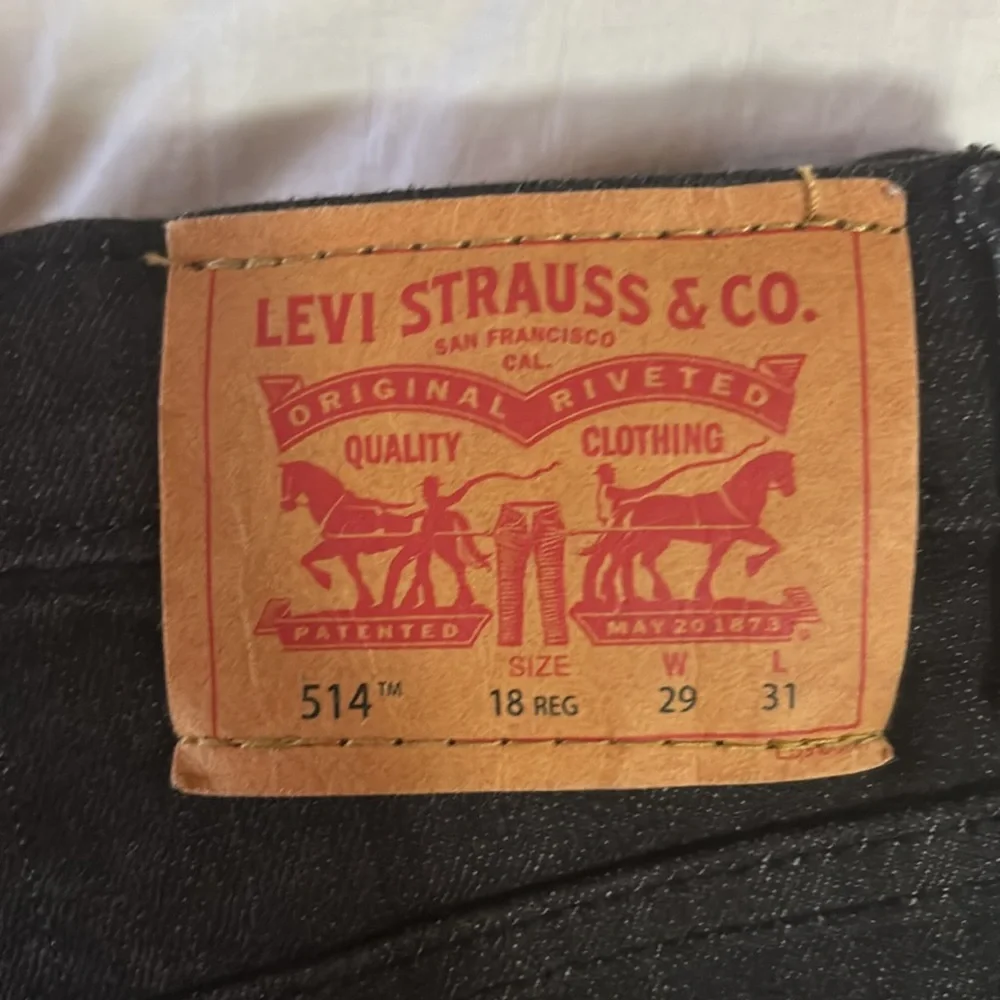 Used - Picture 4 of 4